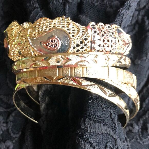 Set of 5 Bracelets - Picture 2 of 3